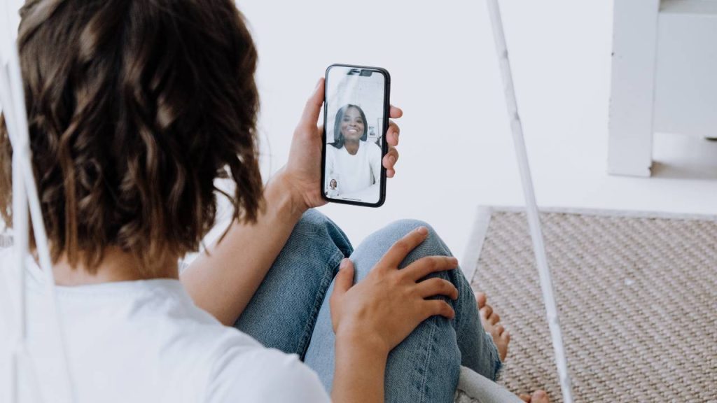 Requirements to Use FaceTime Screen Share on iPhone